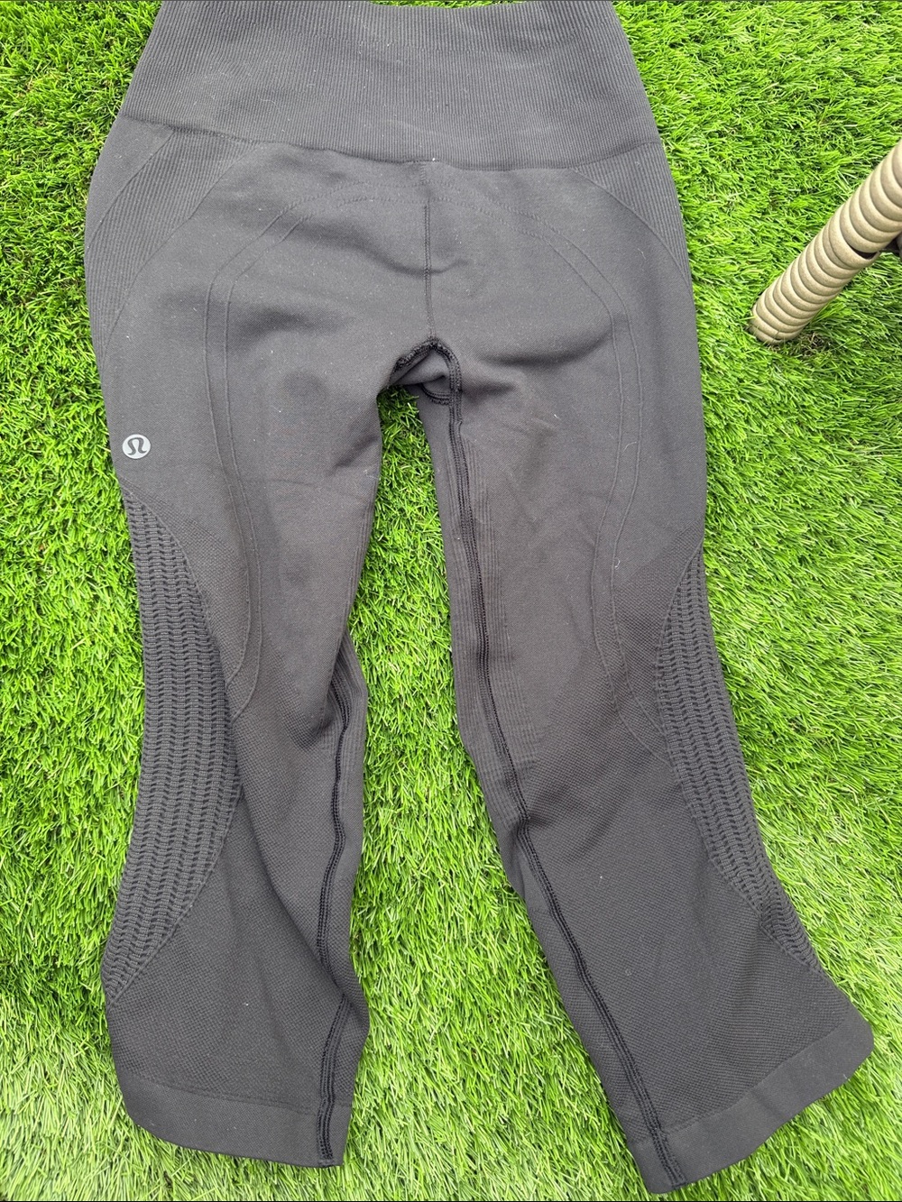 Lululemon Black Seamless Capri Leggings